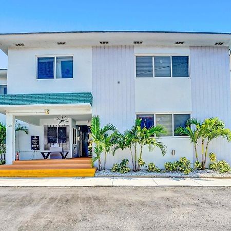 Christmas Getaway Pool Dania Beach 5 Min Walk Apartment Exterior photo